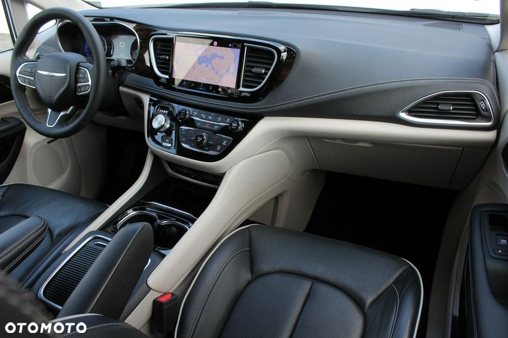 Chrysler Pacifica - 13