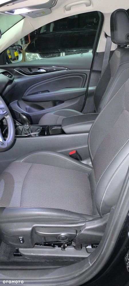 Opel Insignia 1.5 T Elite S&S - 10