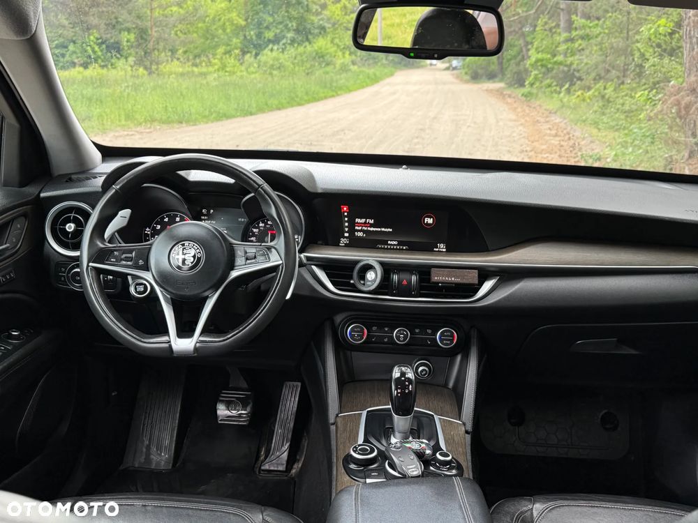 Alfa Romeo Stelvio - 11
