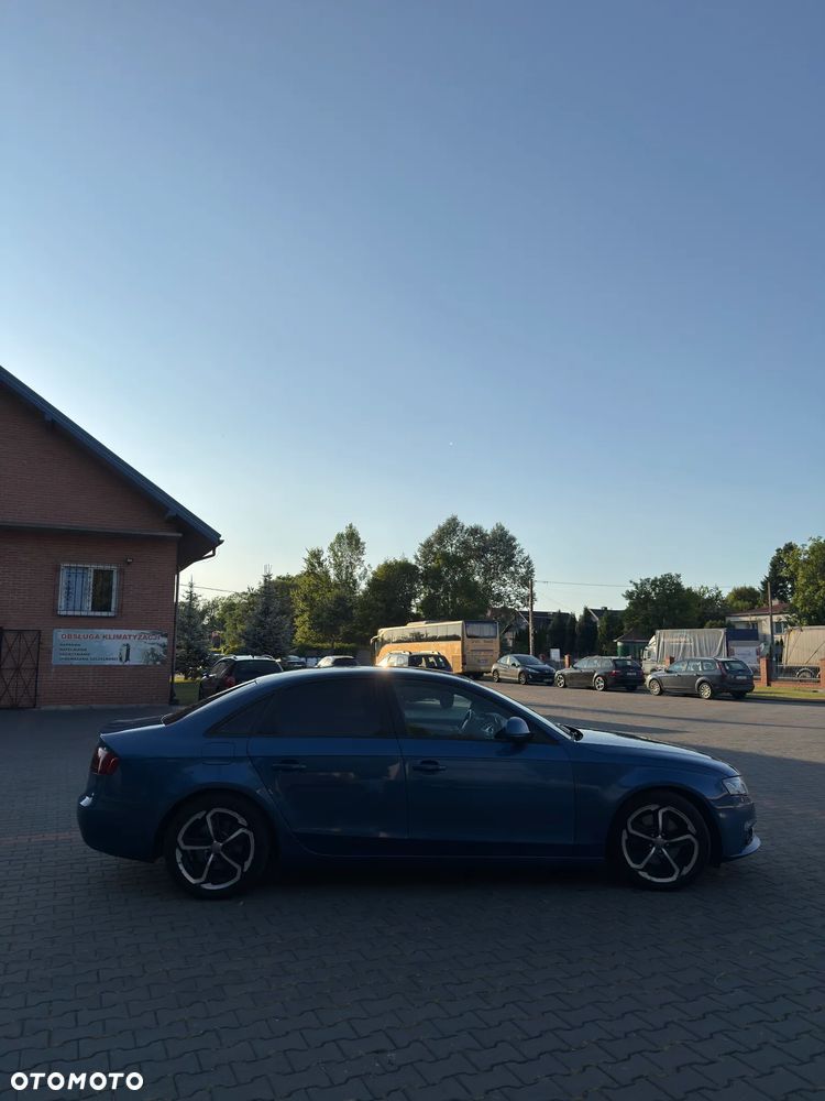 Audi A4 Limousine - 5