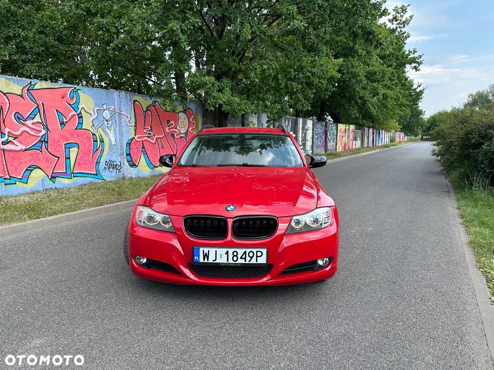 BMW Seria 3 320i Touring - 10