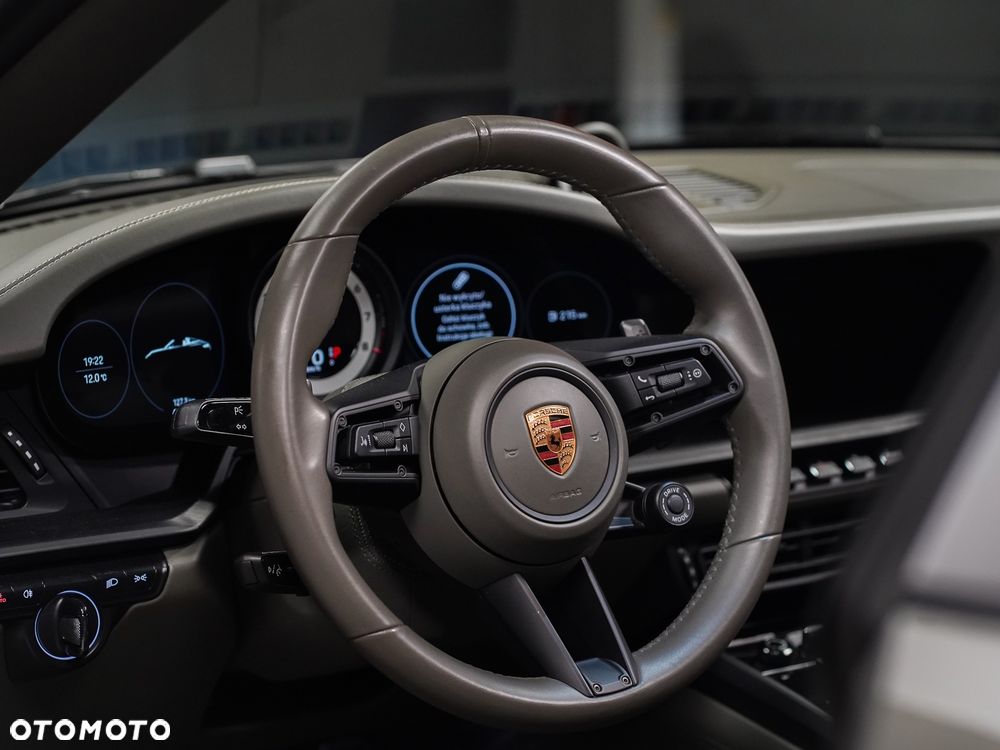 Porsche 911 Targa 4 GTS - 32
