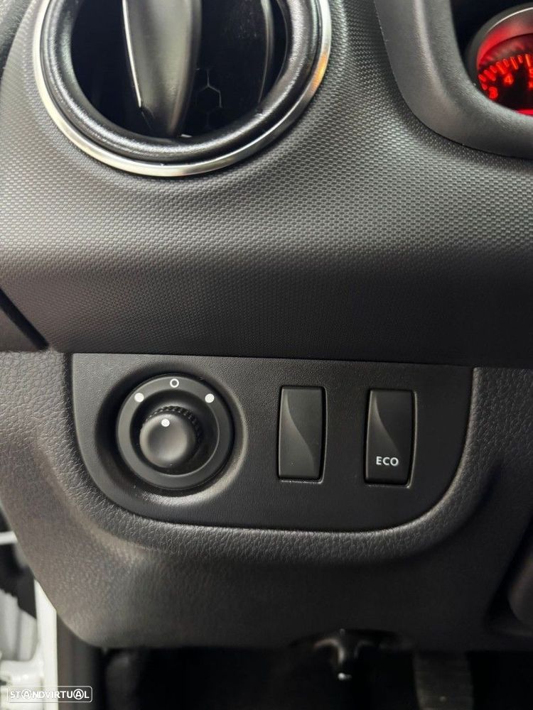 Dacia Logan 0.9 TCe Confort - 17