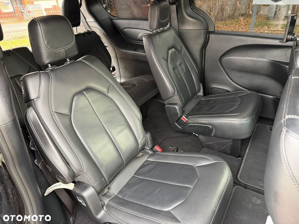 Chrysler Pacifica - 14