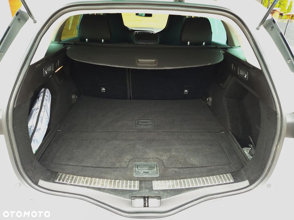 Renault Megane 1.6 TCe GT EDC - 27