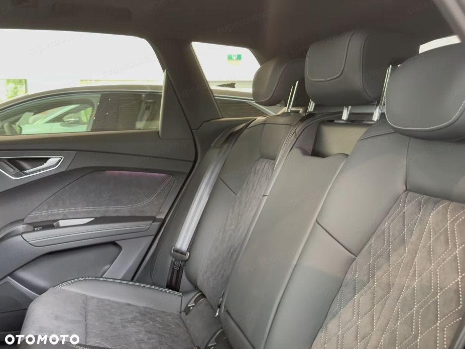 Audi Q4 e-tron - 25