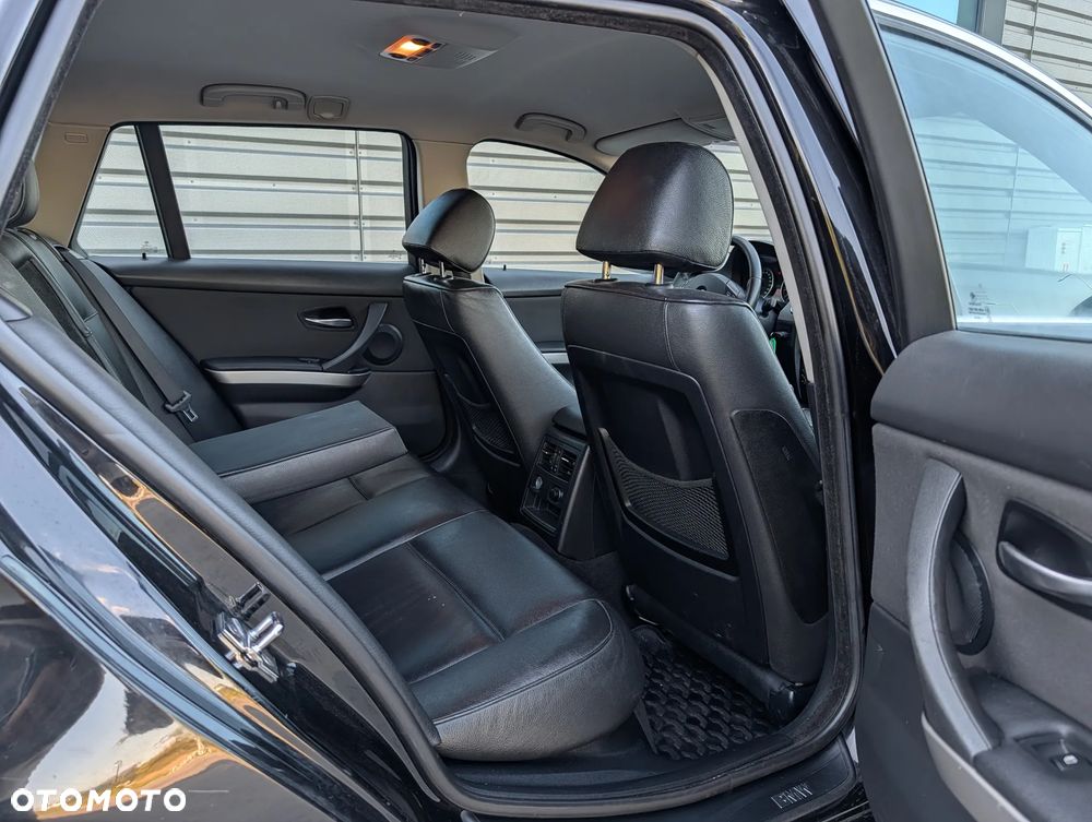 BMW Seria 3 325i Edition Exclusive - 8
