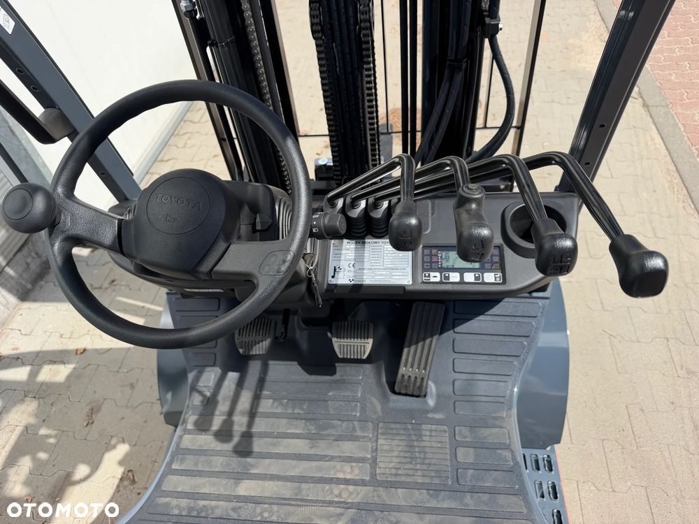Toyota 1.8t 4,7 Triplex  FABRYCZNIE NOWA od ręki wózek widłowy z Polskiego salonu najlepsza konfiguracja FULL opcja 8FGF18 8FGF15 8FGF25 TRIPLEX od DEALERA LPG + benzyna GWARANCJA - 6