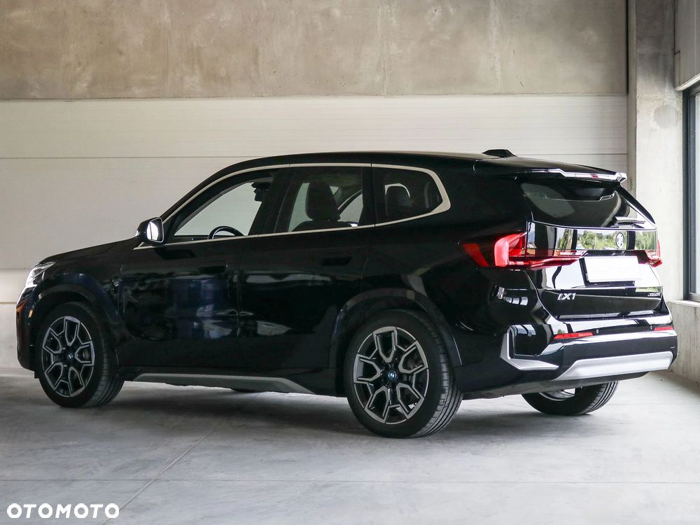 BMW iX - 2