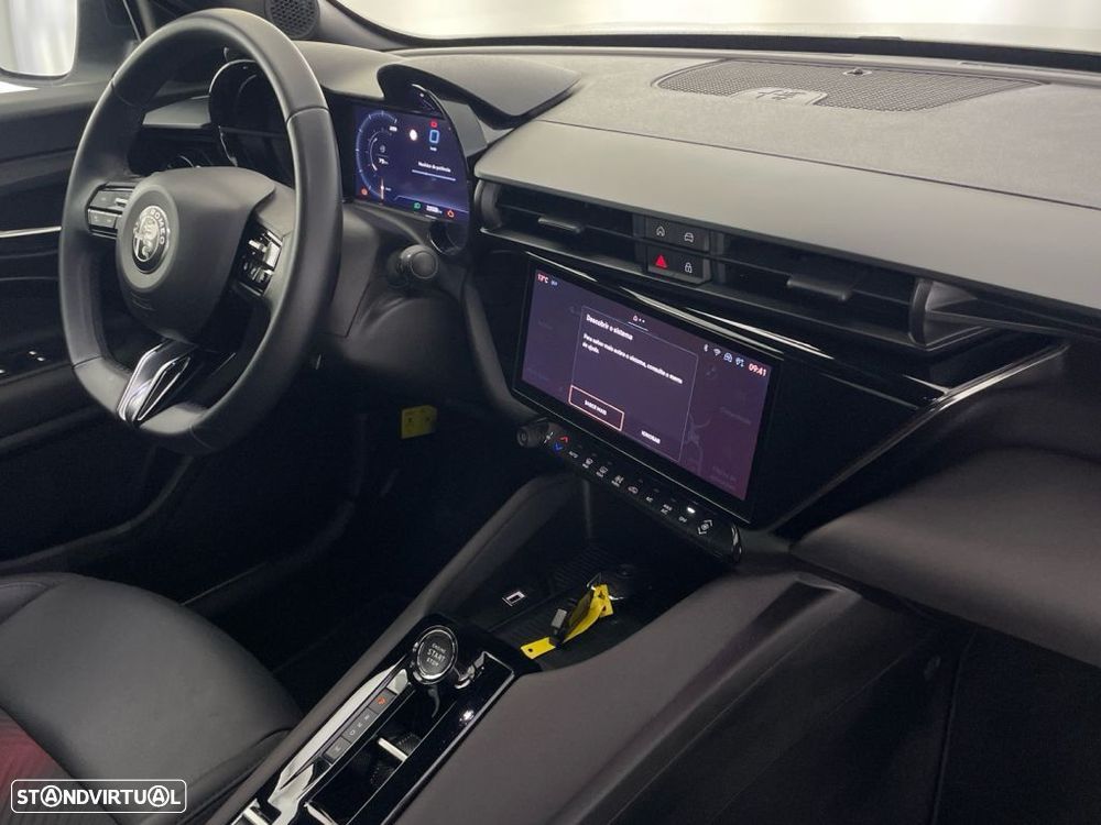 Alfa Romeo Junior 1.2 eDCT6 - 23