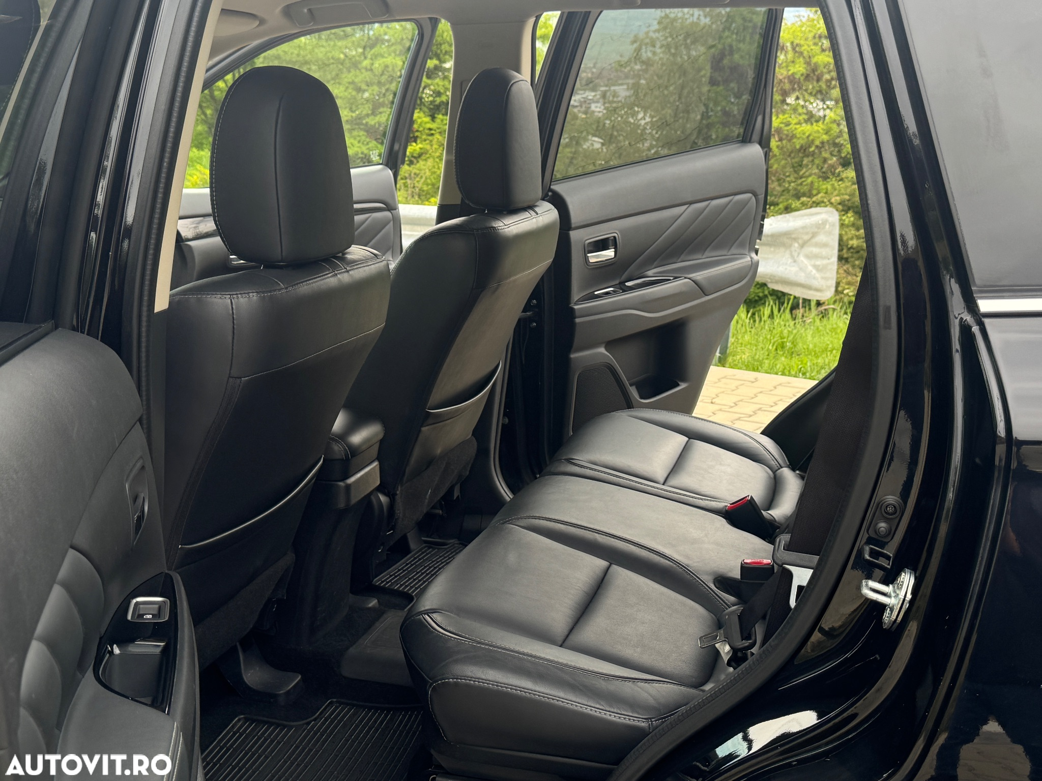 Mitsubishi Outlander 2.0 Litre DOHC MIVEC 4WD Instyle Navi - 9