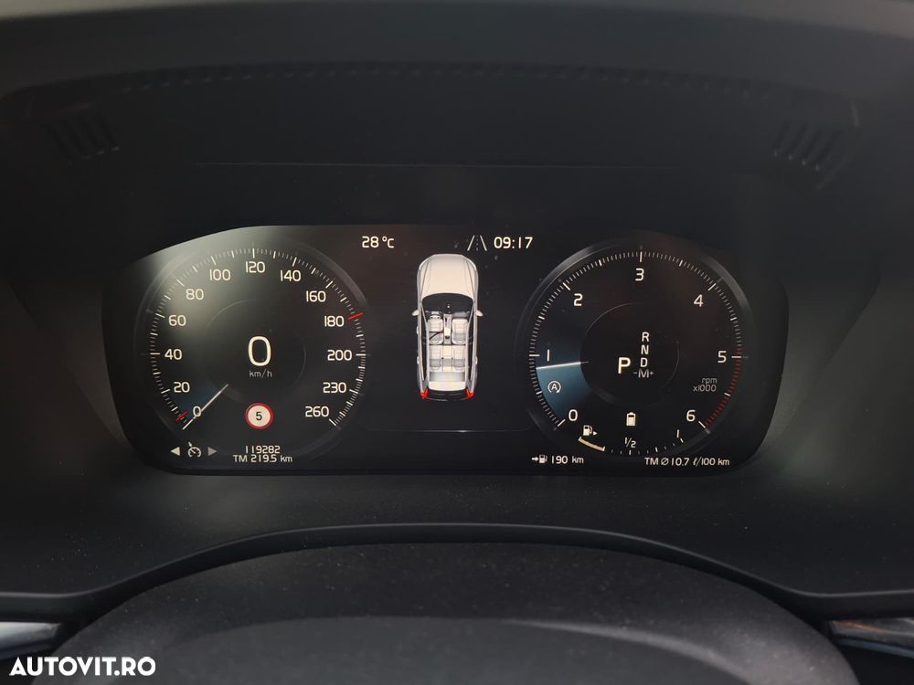 VOLVO XC60 2021 — imagine 10