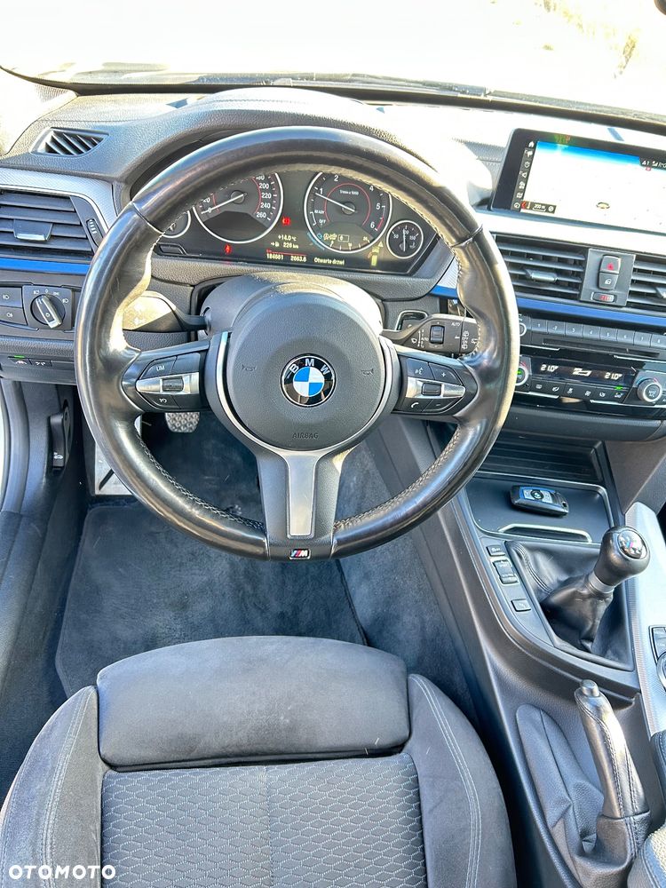 BMW Seria 3 320d M Sport - 13