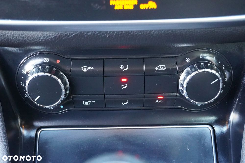 Mercedes-Benz GLA 180 Edition 1 - 25