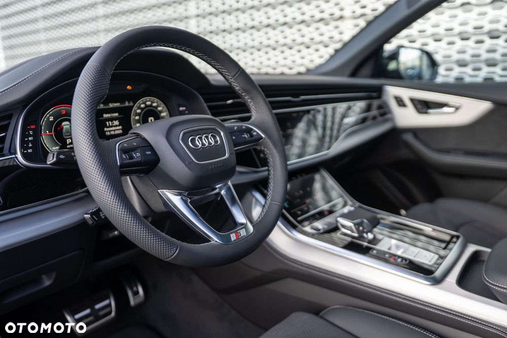 Audi Q8 - 11
