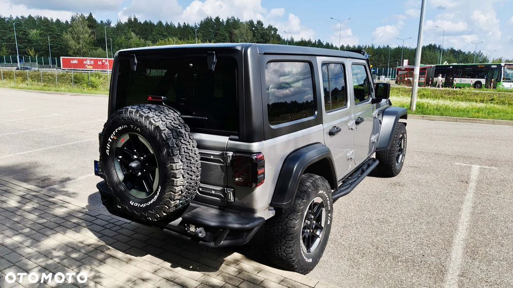 Jeep Wrangler - 12