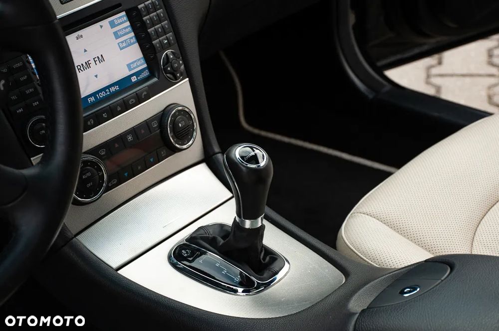 Mercedes-Benz CLK Coupe 350 7G-TRONIC Avantgarde - 39