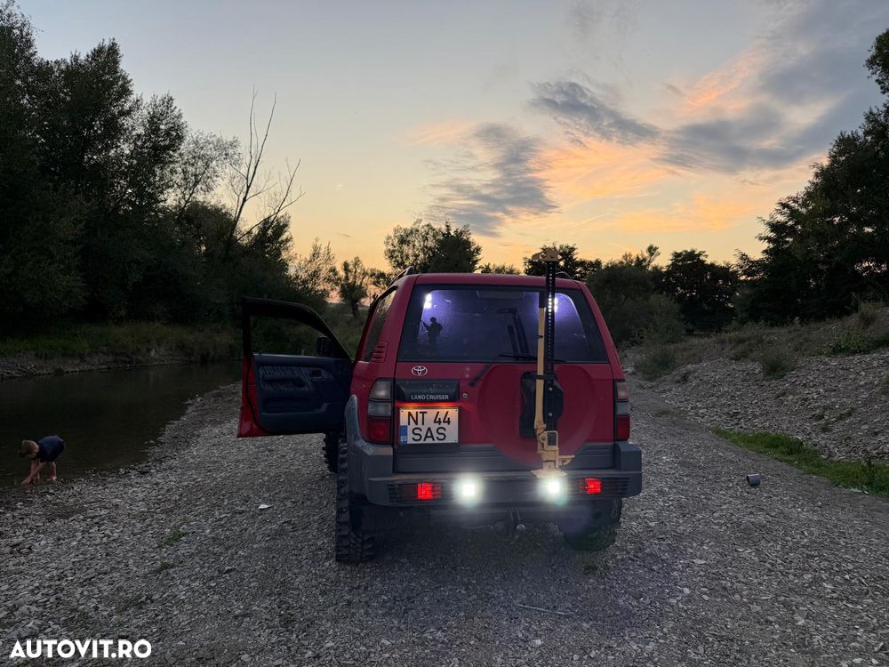 Toyota Land Cruiser - 16