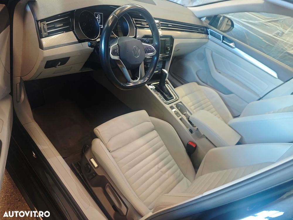 Volkswagen Passat - 11