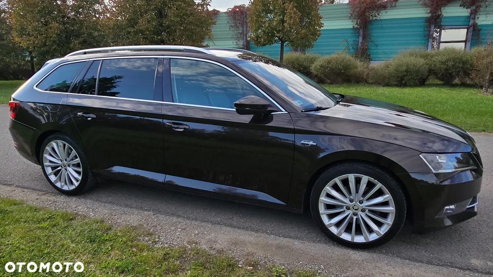 Skoda Superb 2.0 TDI 4x4 L&K DSG - 6