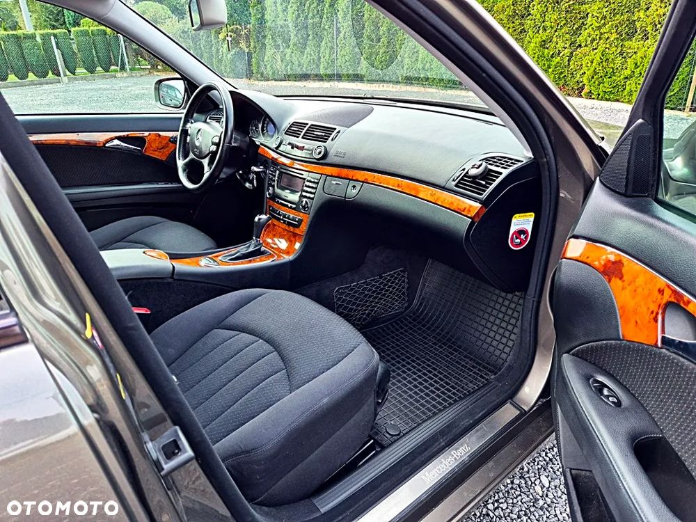 Mercedes-Benz Klasa E 200 T CDI Automatik Avantgarde - 19