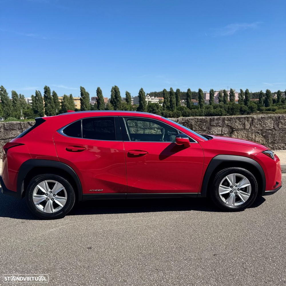 Lexus UX 200 - 1