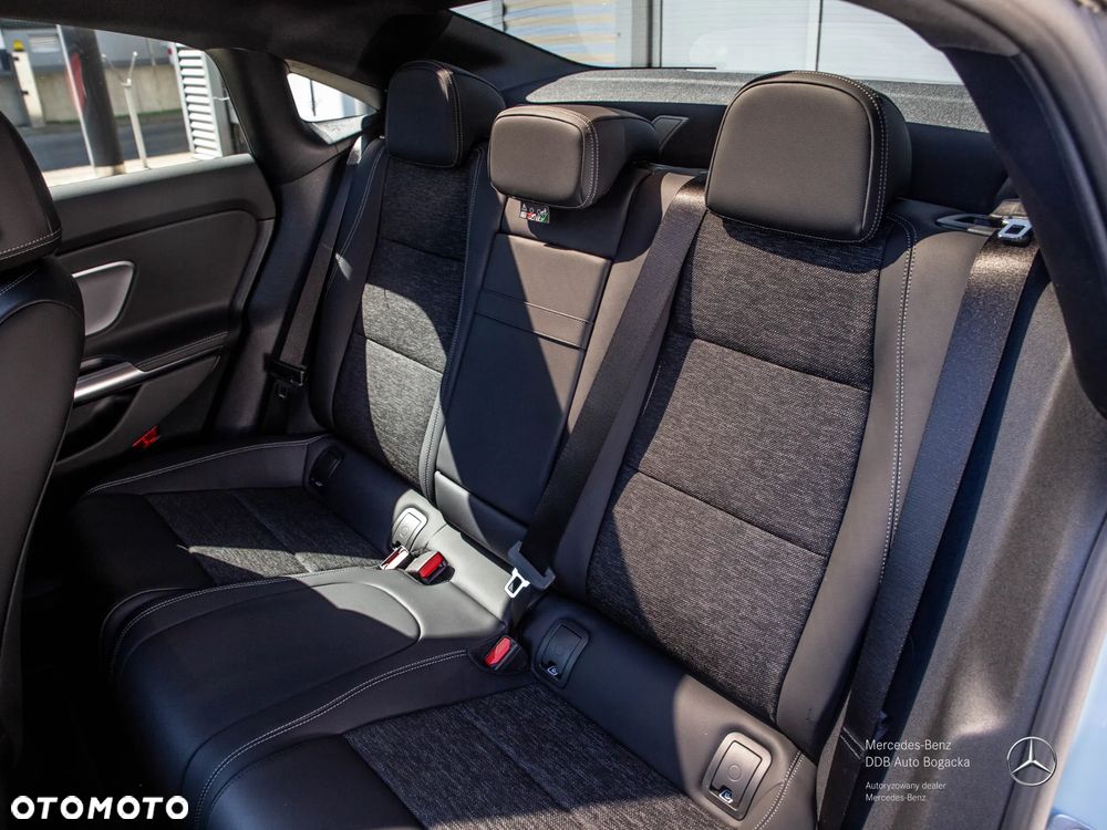 Mercedes-Benz CLA 200 mHEV 8G-DCT - 12