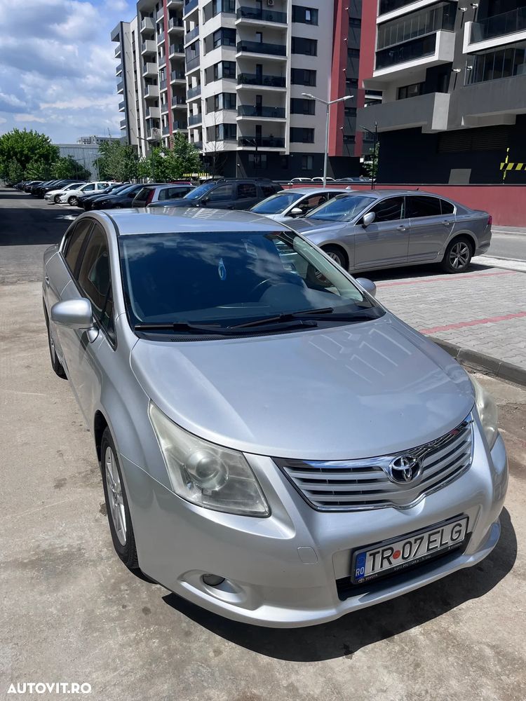 Toyota Avensis - 1