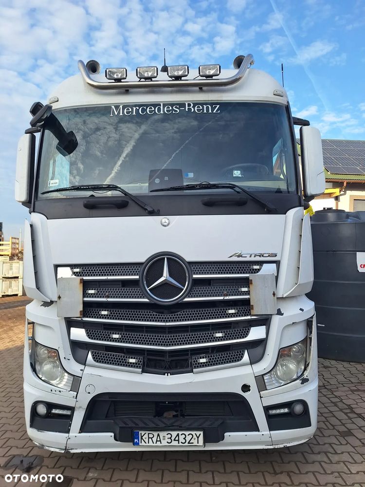 Mercedes-Benz Actros - 1
