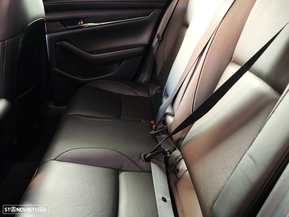 Mazda 3 Hatchback - 12