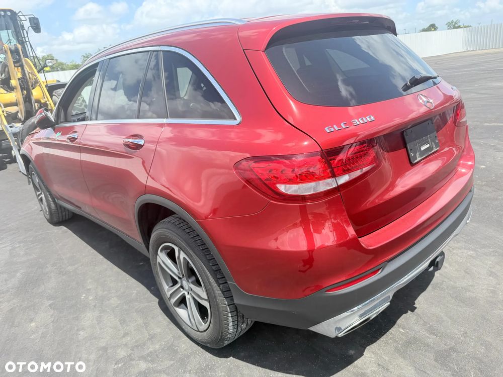 Mercedes-Benz GLC 300 4-Matic - 6
