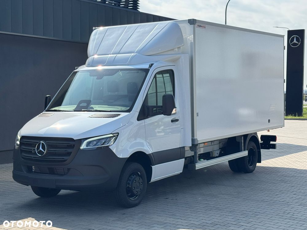 Mercedes-Benz Sprinter - 2