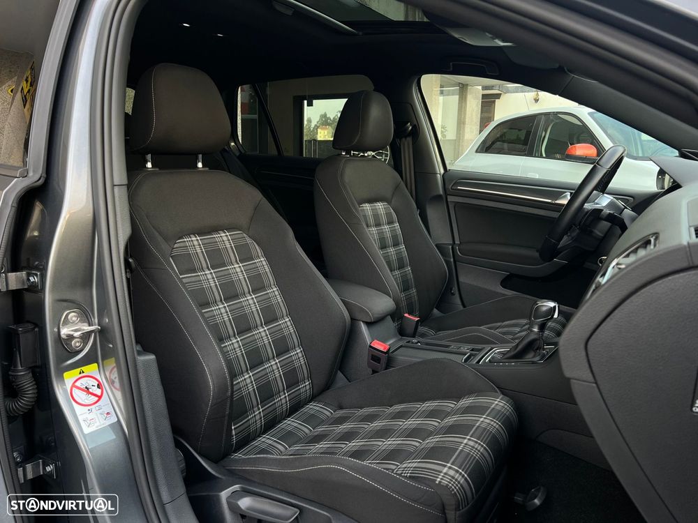 VW Golf 2.0 TDI GTD DSG - 22