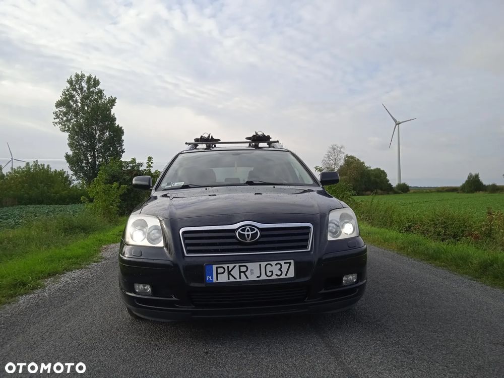 Toyota Avensis 2.0 D-4D Sol - 2