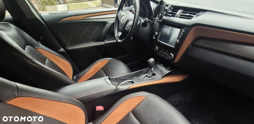 Toyota Avensis 2.0 Premium MS - 3