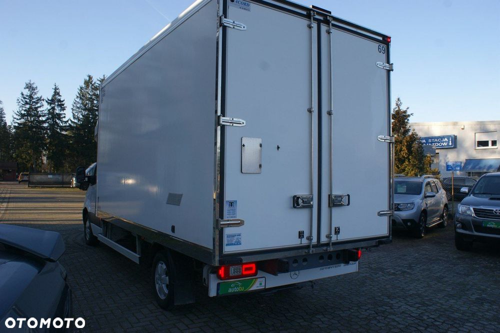 Mercedes-Benz Sprinter - 13