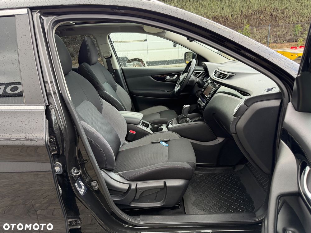 Nissan Qashqai 1.3 DIG-T N-Connecta DCT - 39