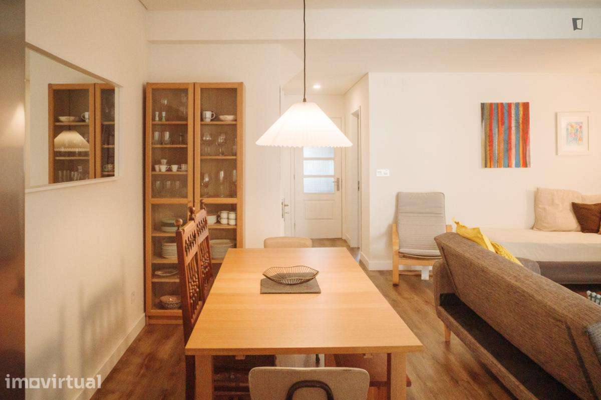 Apartamento com 1 quartos - localizado em Paranhos Porto - Grande imagem: 4/16