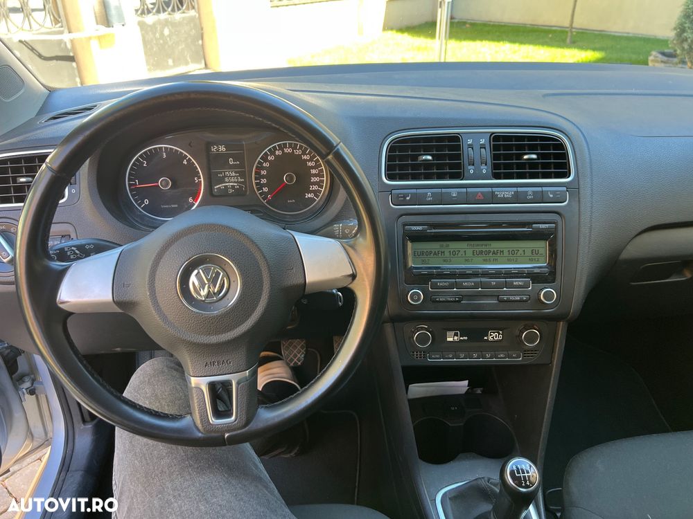 Volkswagen Polo - 8