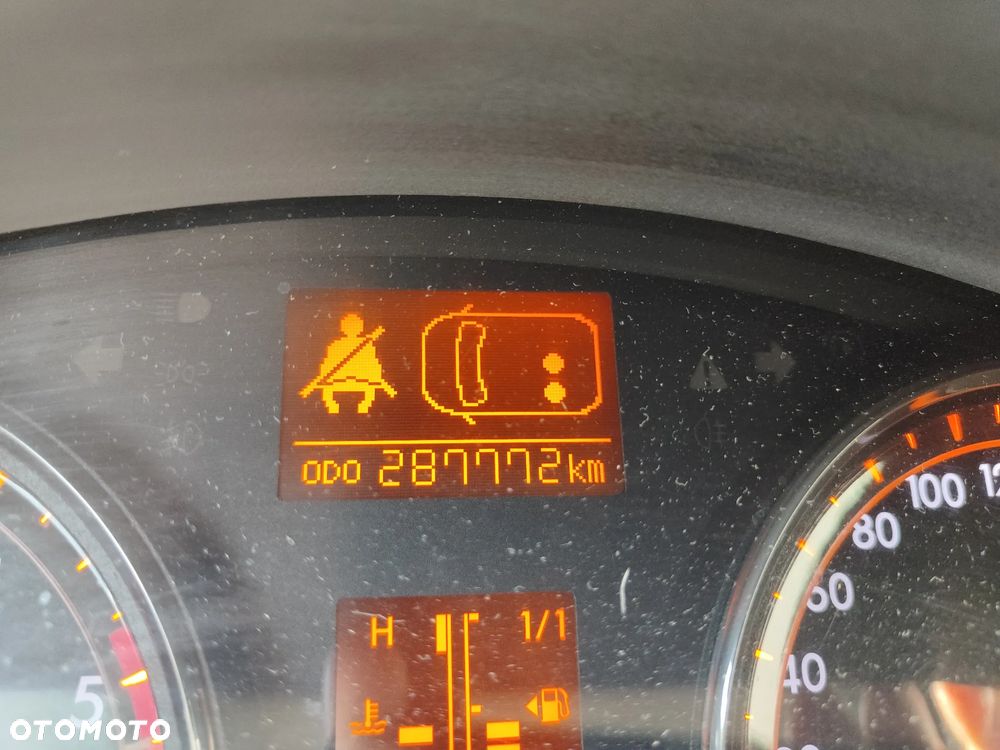 Toyota Avensis 2.0 D-4D Sol - 11