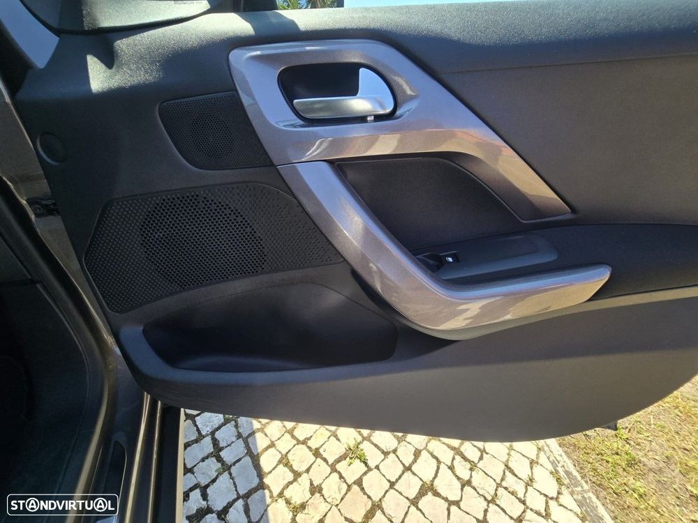 Peugeot 2008 1.2 PureTech Style - 22