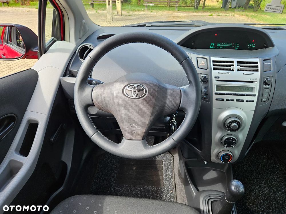 Toyota Yaris 1.0 Terra - 17