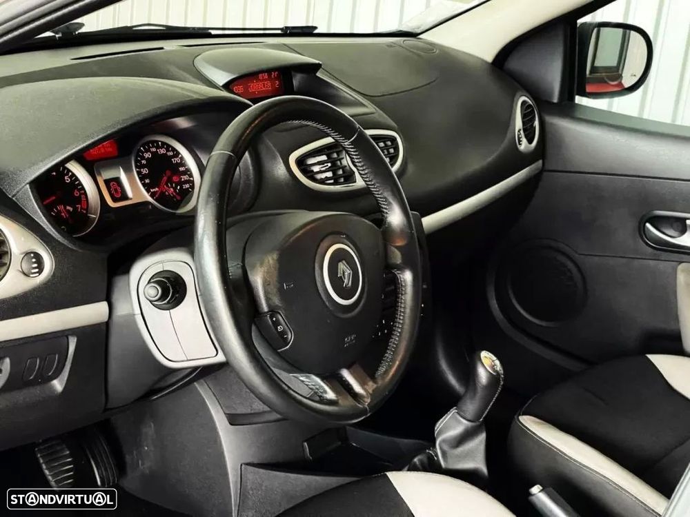 Renault Clio Break 1.2 16V Confort - 21