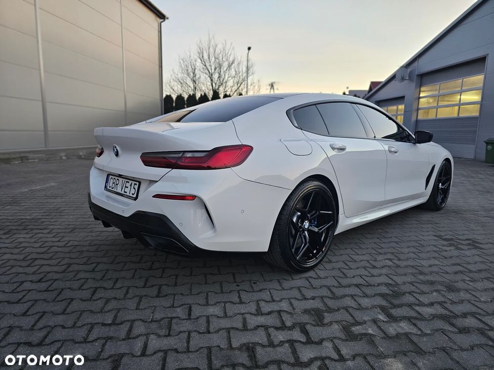 BMW Seria 8 840i - 15