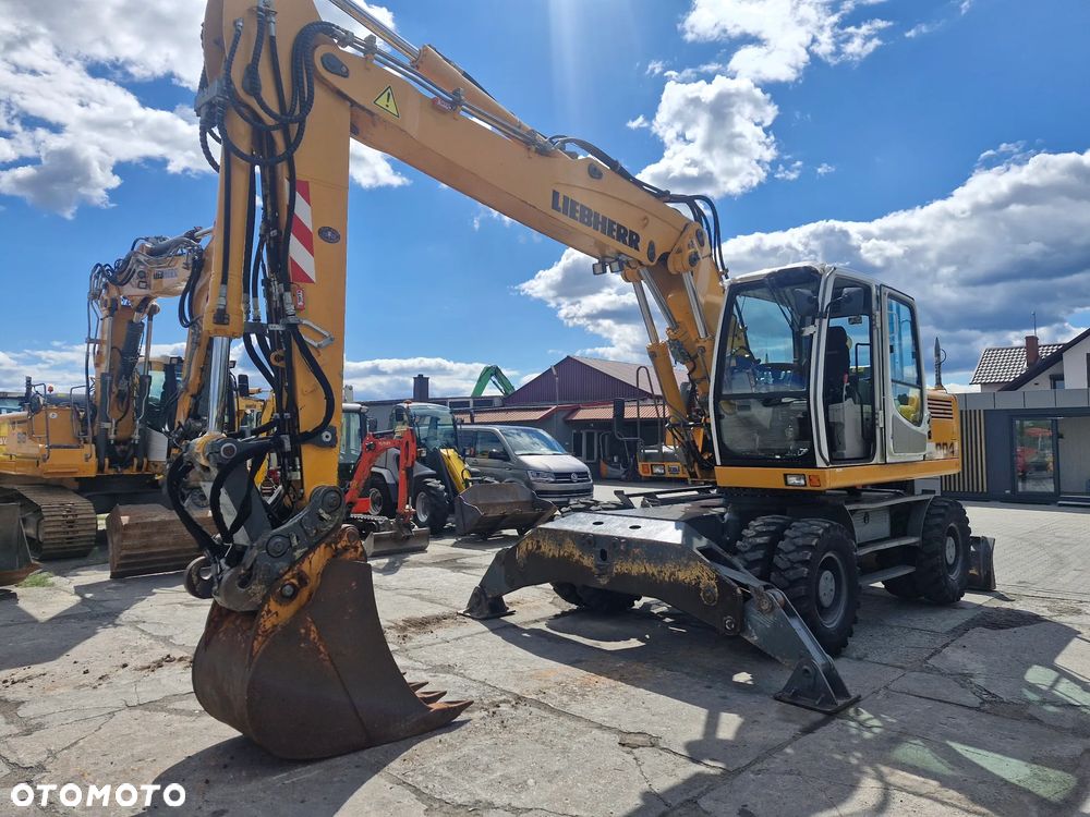 Liebherr 904C - 3