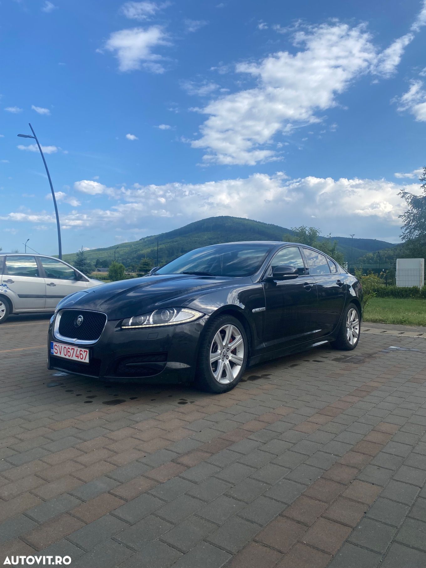 Jaguar XF 2.2D Luxury - 1