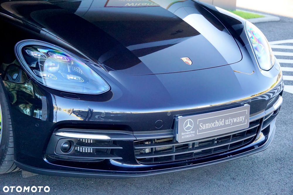 Porsche Panamera 4 E-Hybrid 10 Years Edition - 11