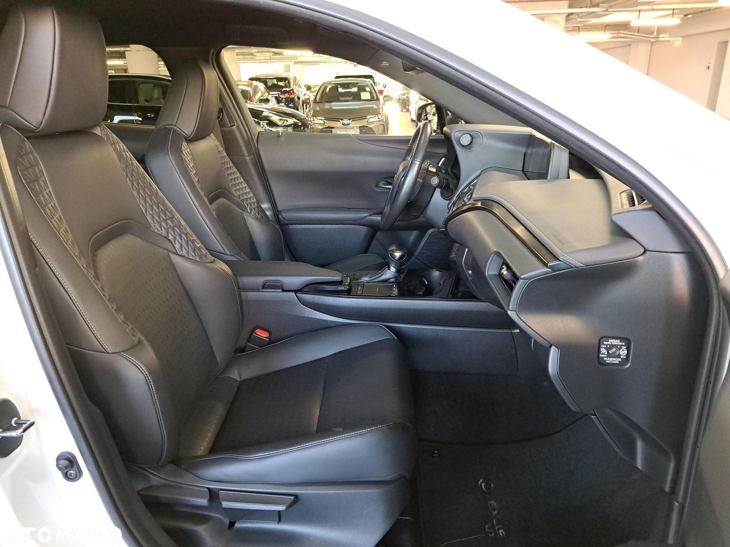 Lexus UX 200 GPF F Impression 2WD - 13