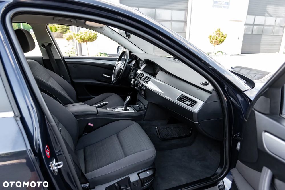 BMW Seria 5 525d xDrive Edition Exclusive - 22