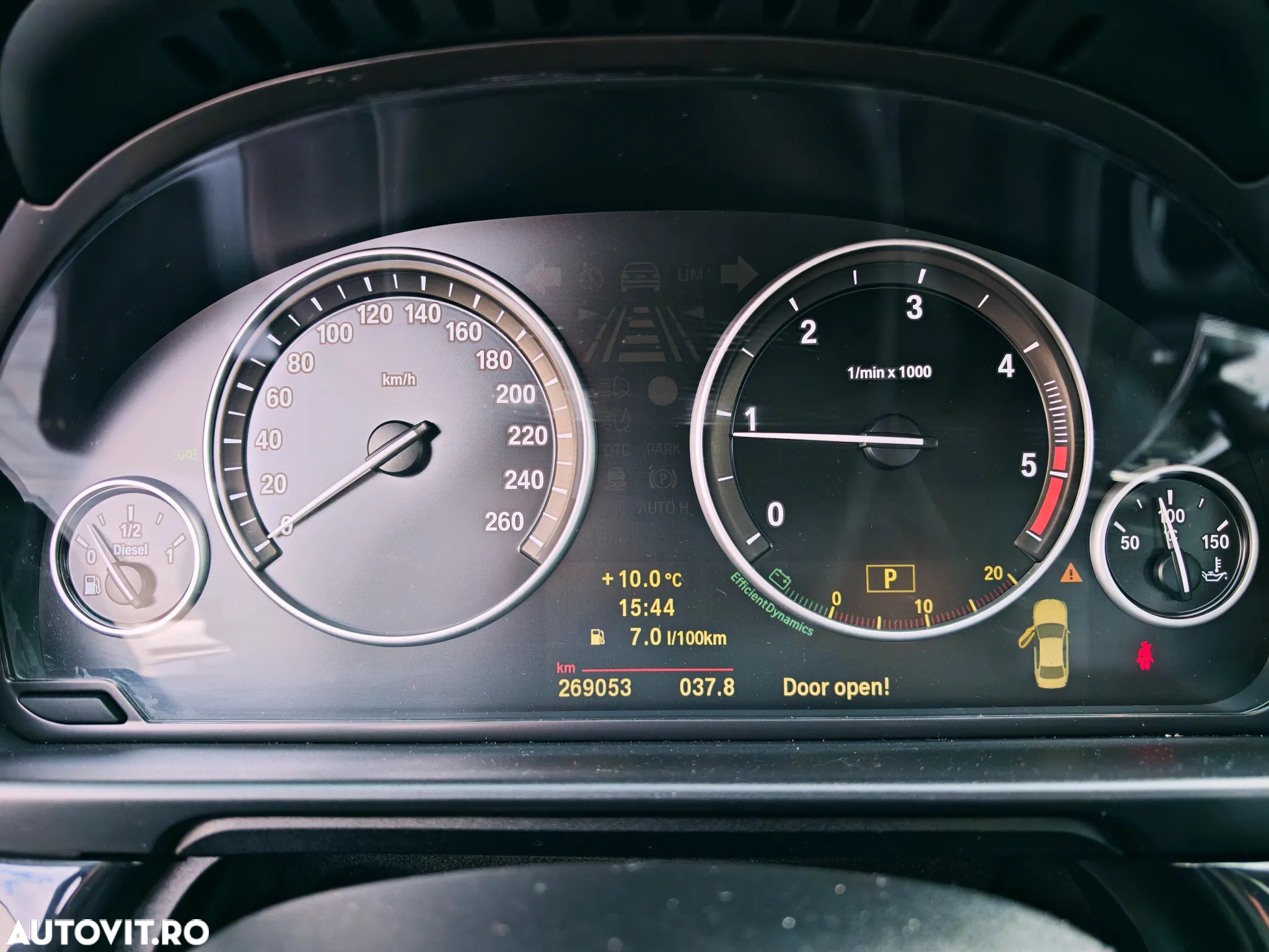 BMW Seria 5 520d - 25